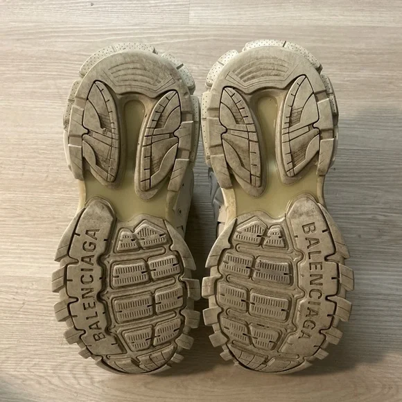 Balenciaga tracks size 47